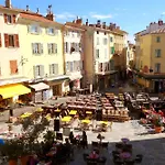 Bernadette - Climatisee Pour 10 Personnes Avec Piscine A Hyeres-la Capte Hyeres