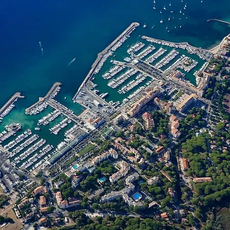 Bernadette - Climatisée Pour 10 Personnes Avec Piscine à Hyères-la Capte *